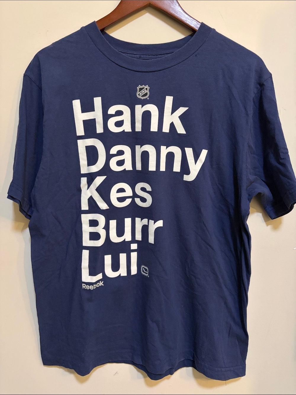 Vancouver Canucks Core Four NHL T-Shirt Men’s Medium Sedin Kesler Burrows Luongo
